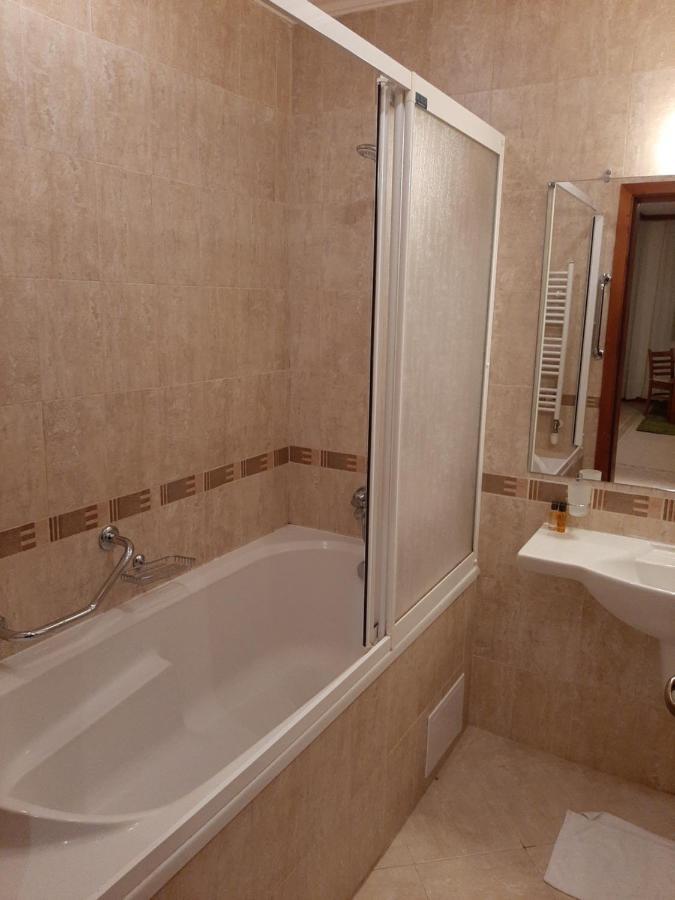 Free Spa В Св. Иван Рилски - Сладък Дом Сред Лукс 班斯科 外观 照片